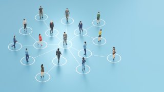 アルムナイ採用とは？企業の成長を支えるメリットに注目
